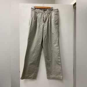 Men’s cream colored dockers size 33/30
